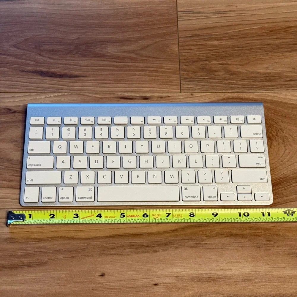 Apple Silver Wireless Keyboard